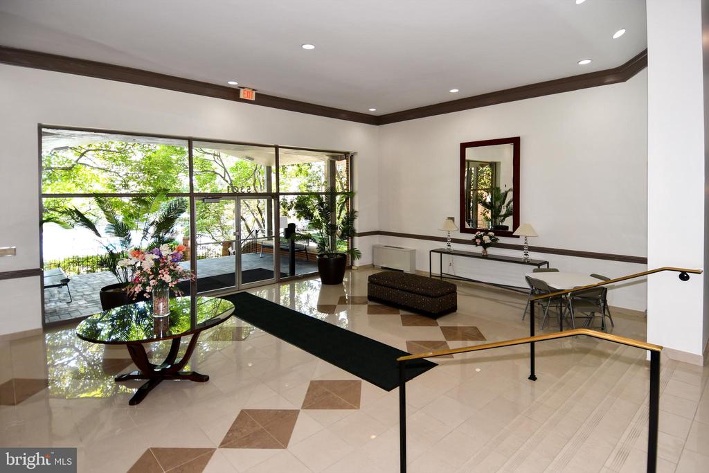 5301 WESTBARD CIRCLE Unit: 419