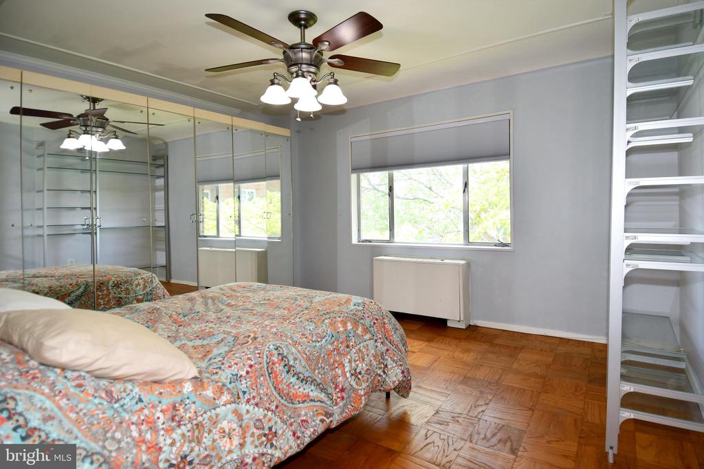 5301 WESTBARD CIRCLE Unit: 419