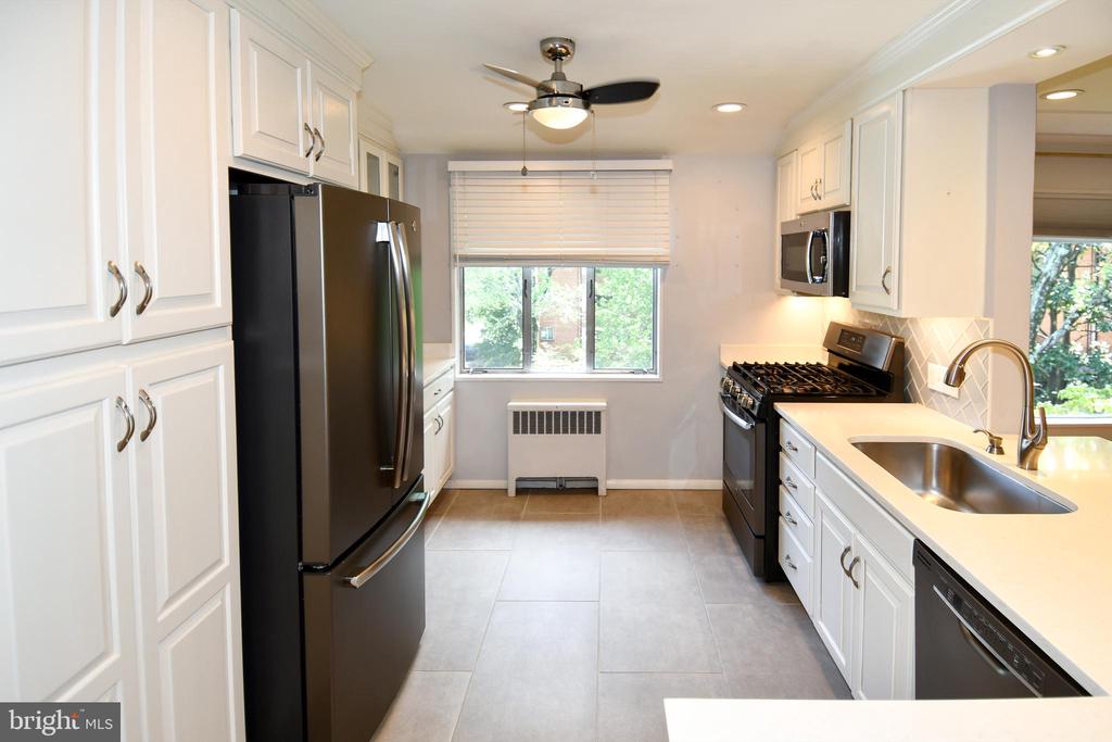 5301 WESTBARD CIRCLE Unit: 419