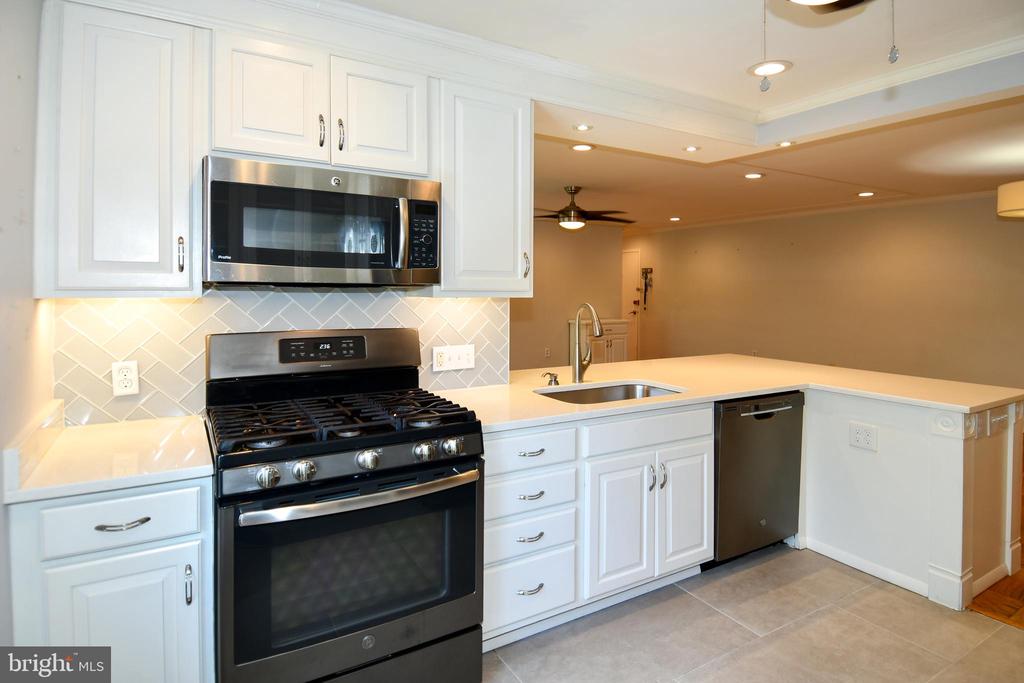 5301 WESTBARD CIRCLE Unit: 419