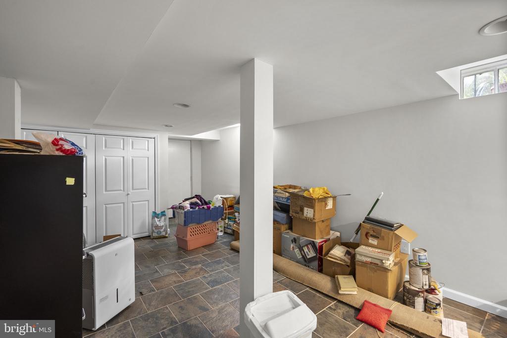 8911 BRADFORD ROAD