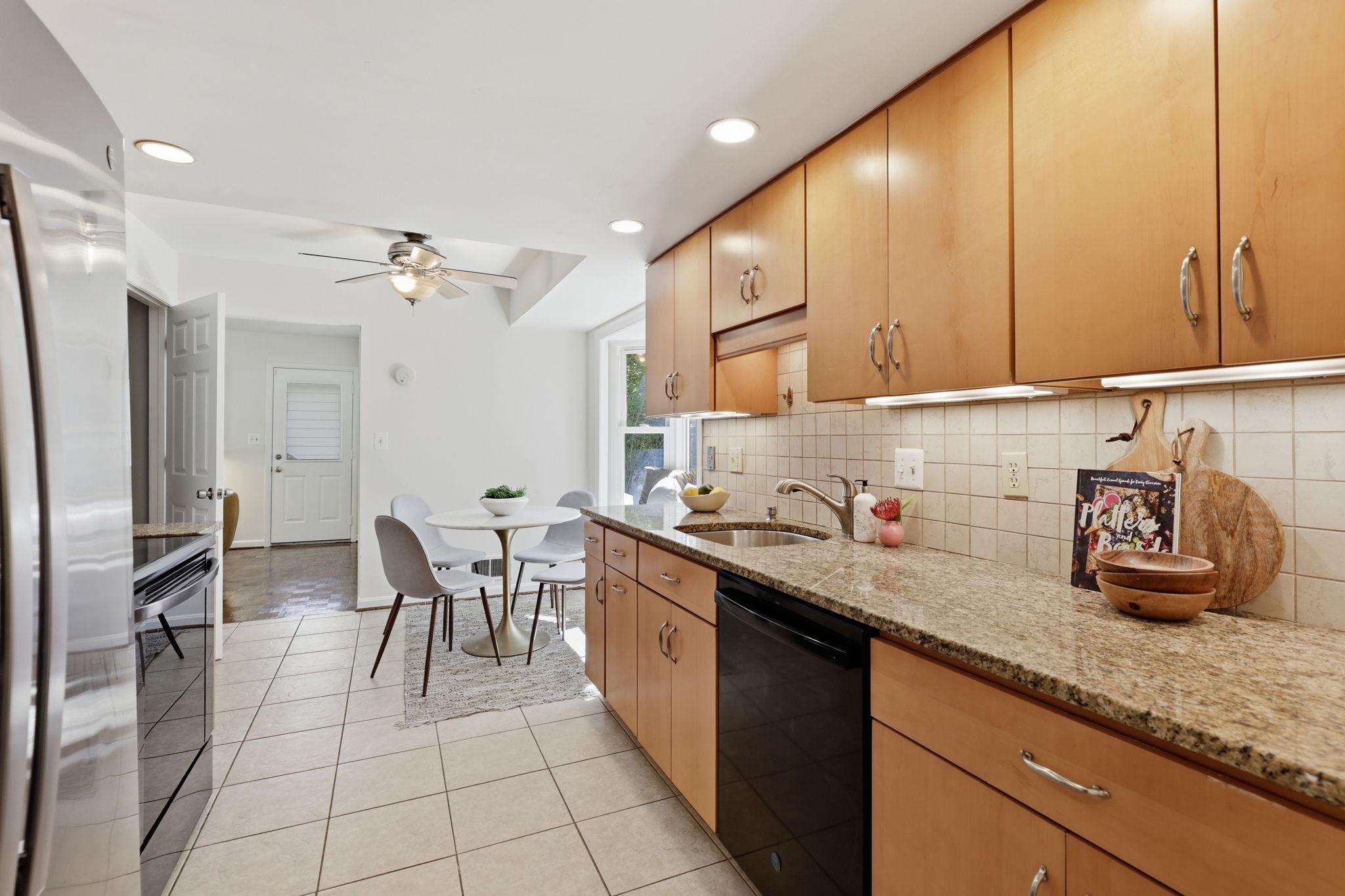 1005 W NOLCREST DRIVE W