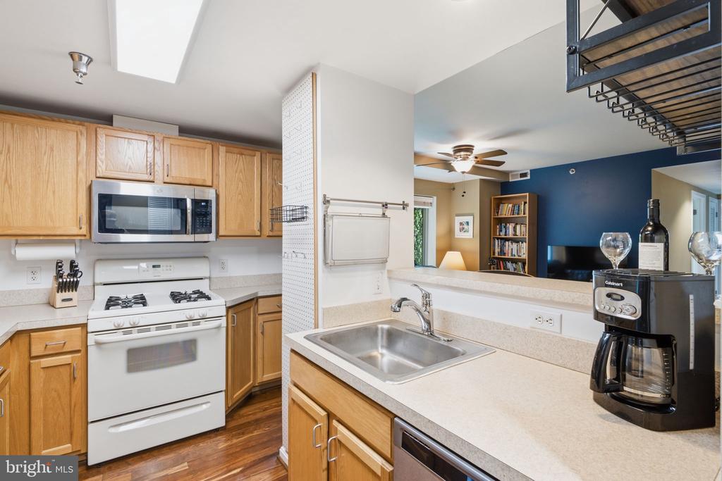 7981 EASTERN AVENUE Unit: 301