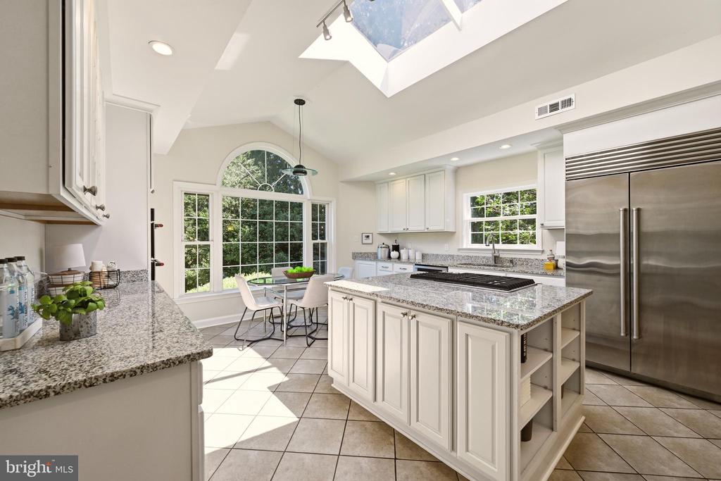 3211 FARMINGTON DRIVE