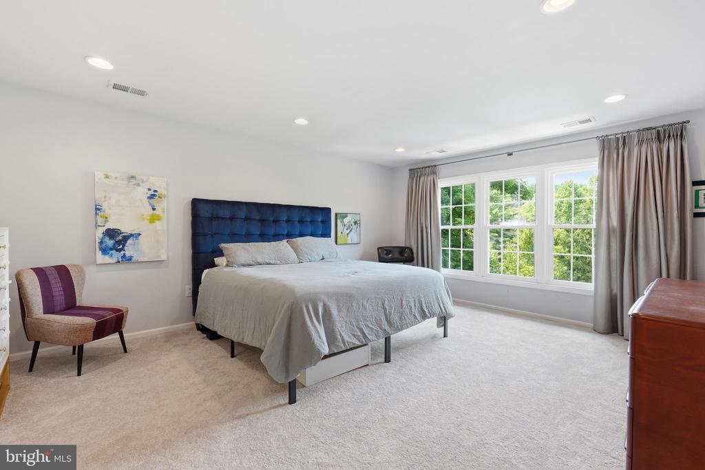 9213 MISTWOOD DRIVE