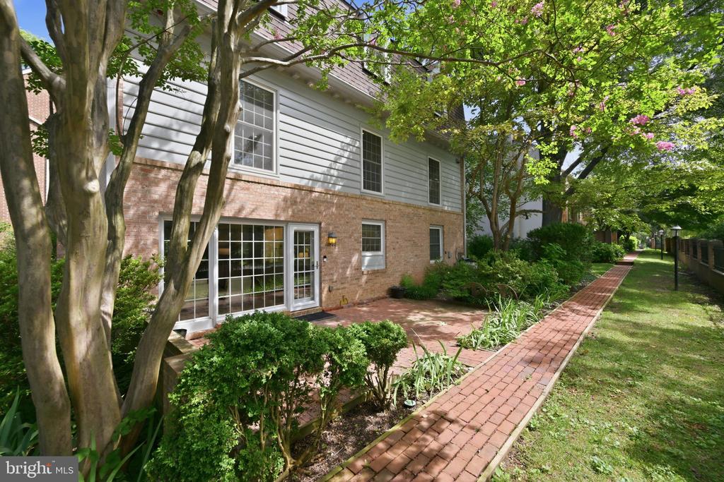 10908 WICKSHIRE WAY Unit: F-5