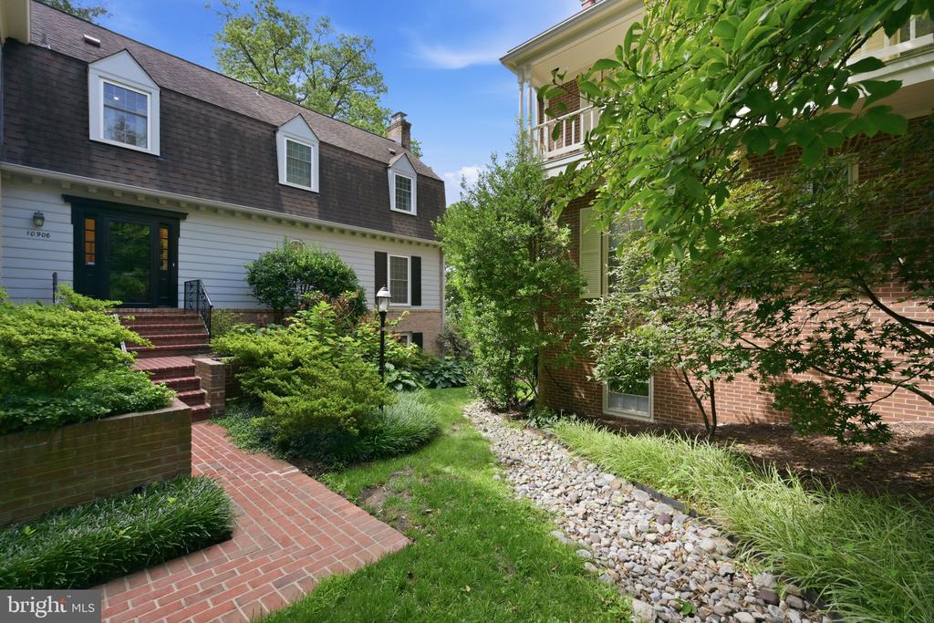 10908 WICKSHIRE WAY Unit: F-5