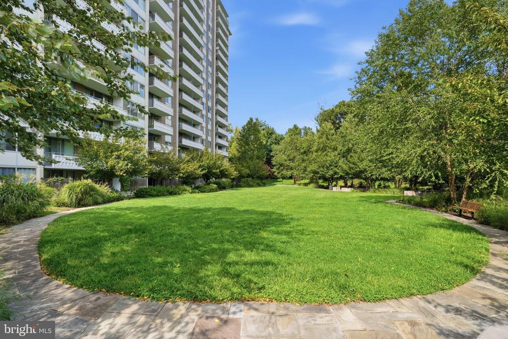 5101 RIVER ROAD Unit: 1703