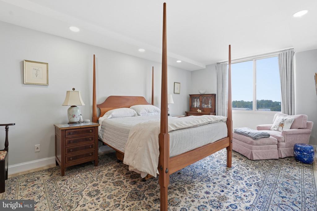 5101 RIVER ROAD Unit: 1703