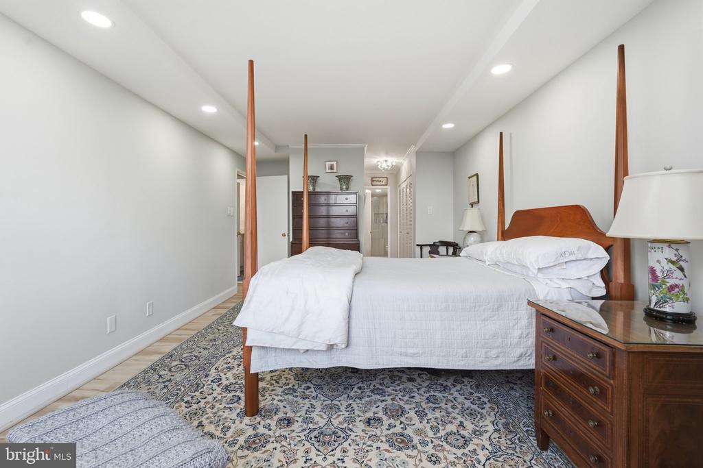 5101 RIVER ROAD Unit: 1703
