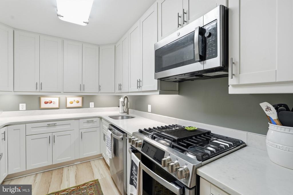 5101 RIVER ROAD Unit: 1703