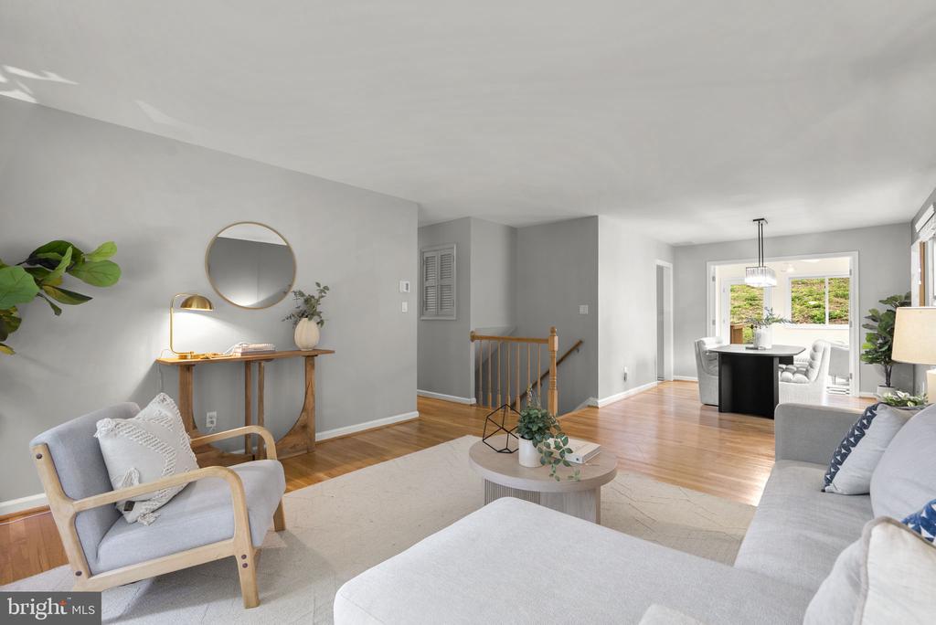 822 LOXFORD TERRACE