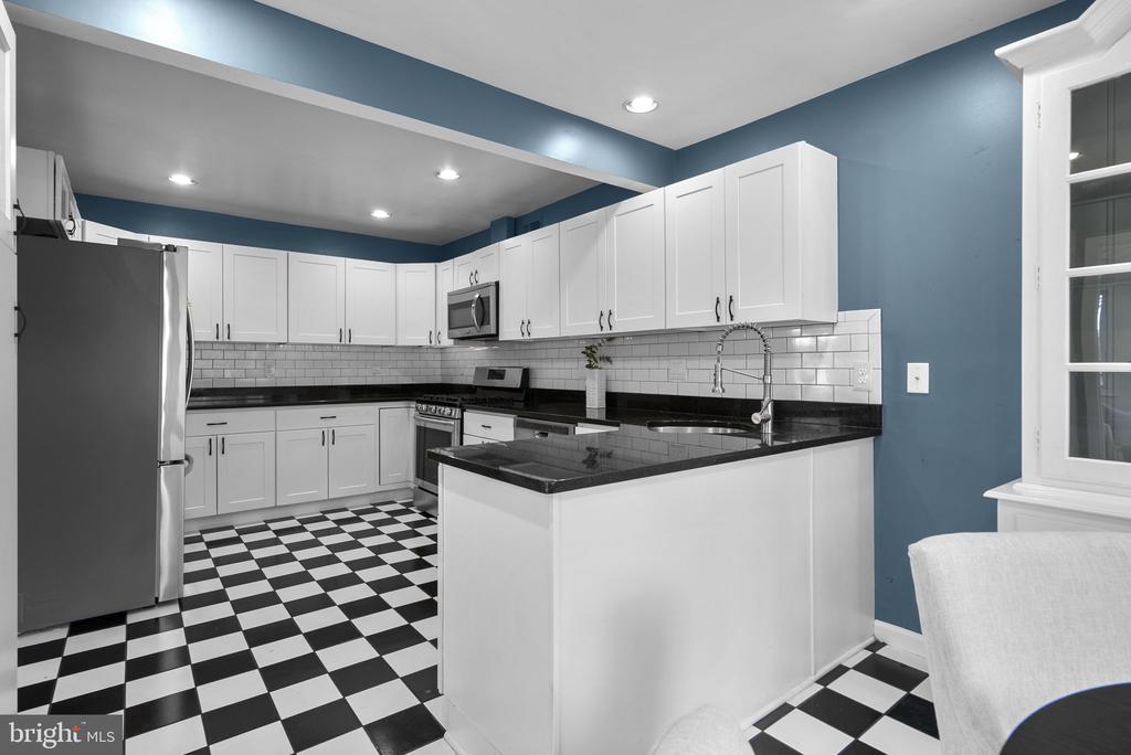 822 LOXFORD TERRACE