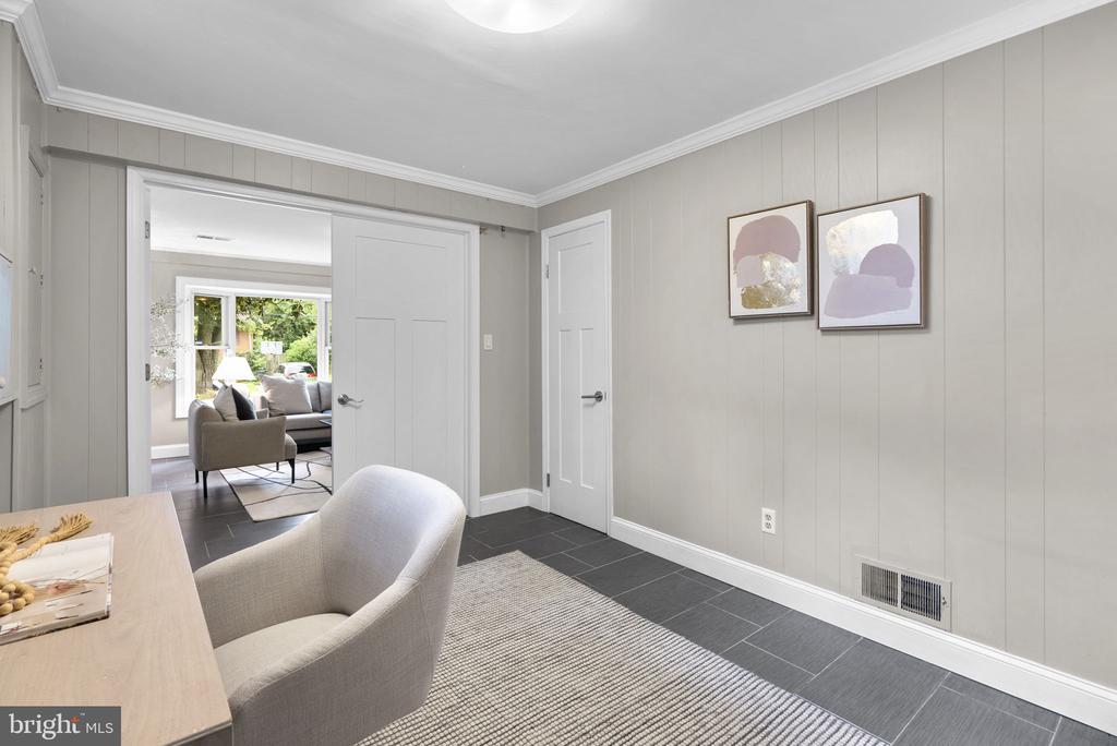 822 LOXFORD TERRACE