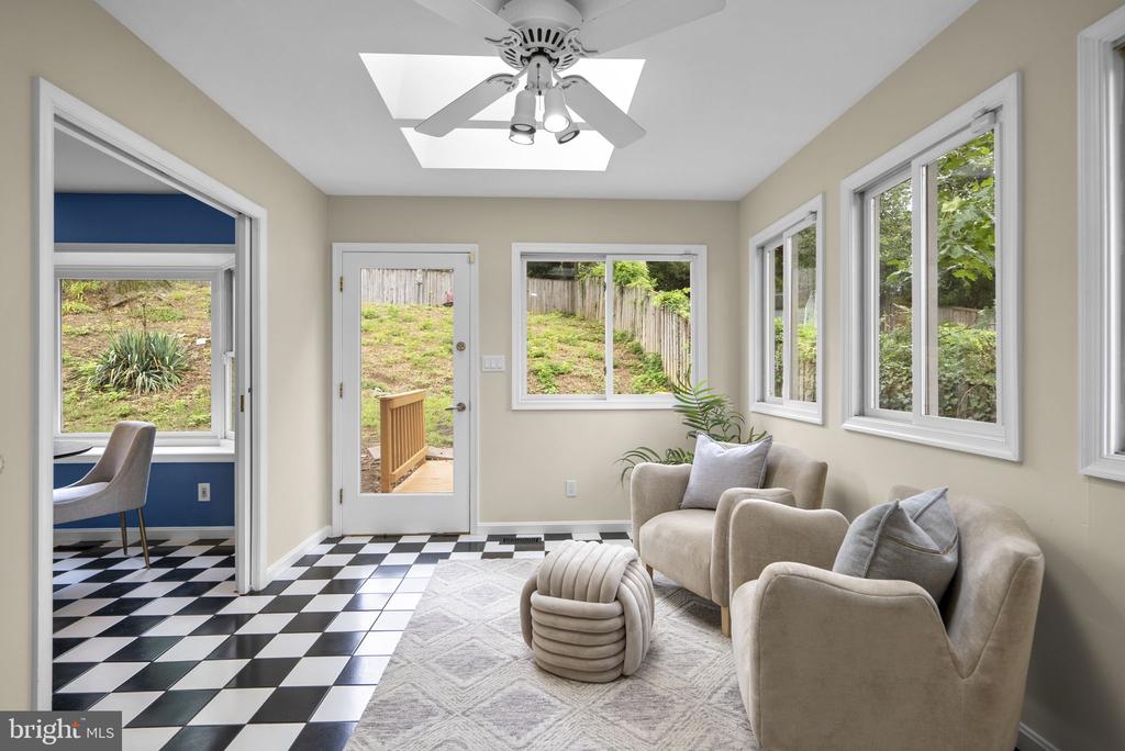 822 LOXFORD TERRACE