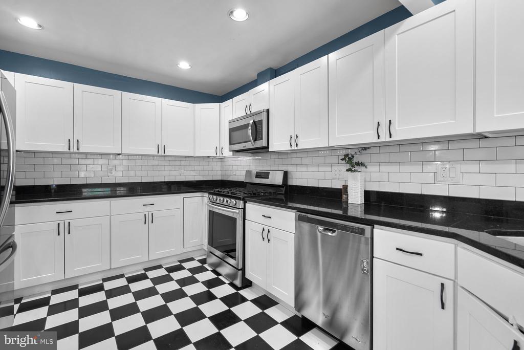 822 LOXFORD TERRACE