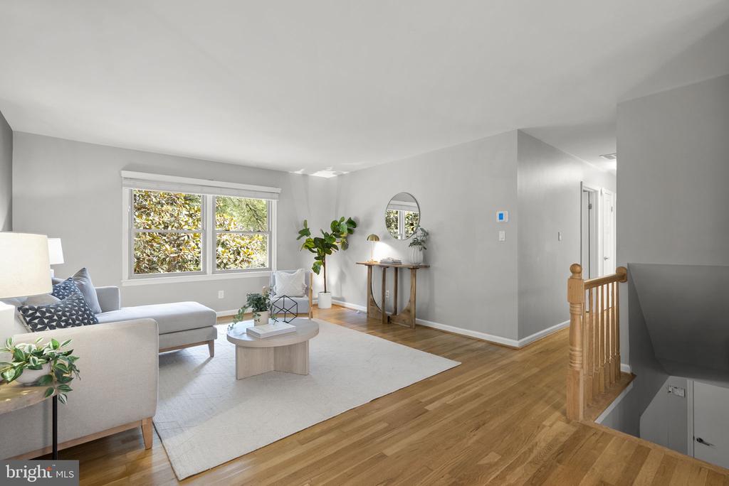 822 LOXFORD TERRACE