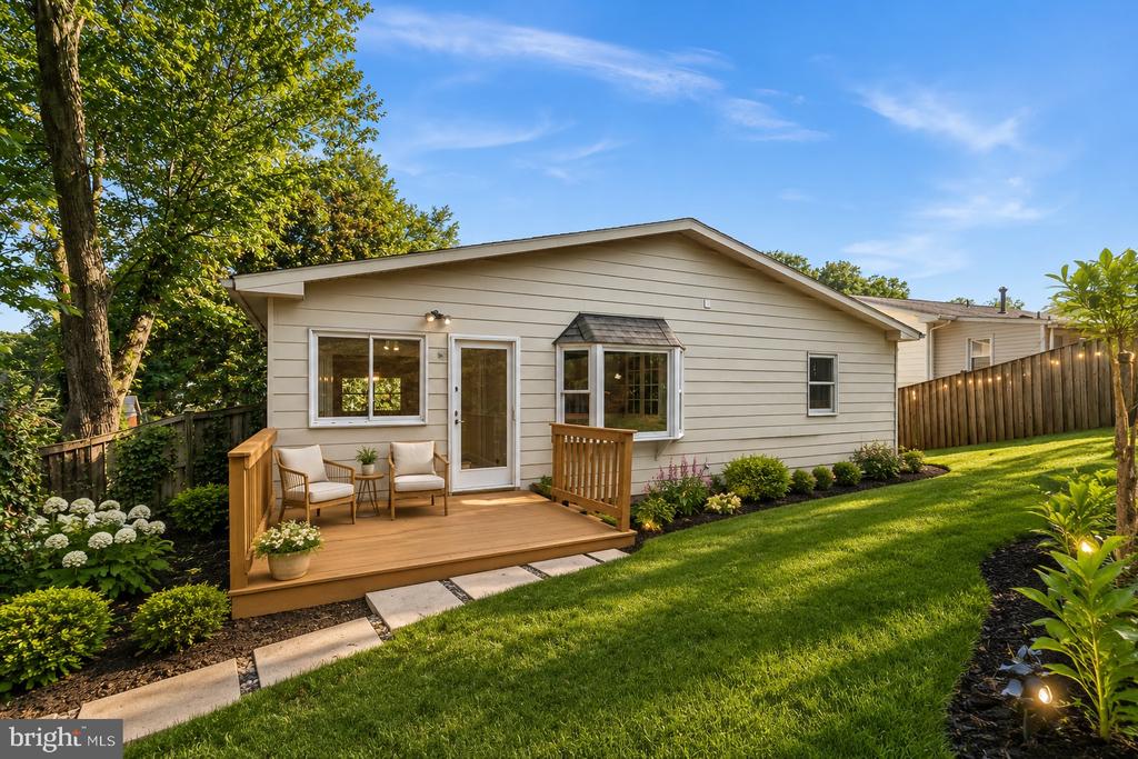 822 LOXFORD TERRACE