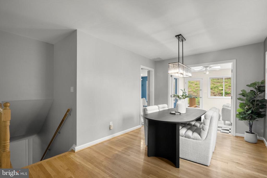 822 LOXFORD TERRACE