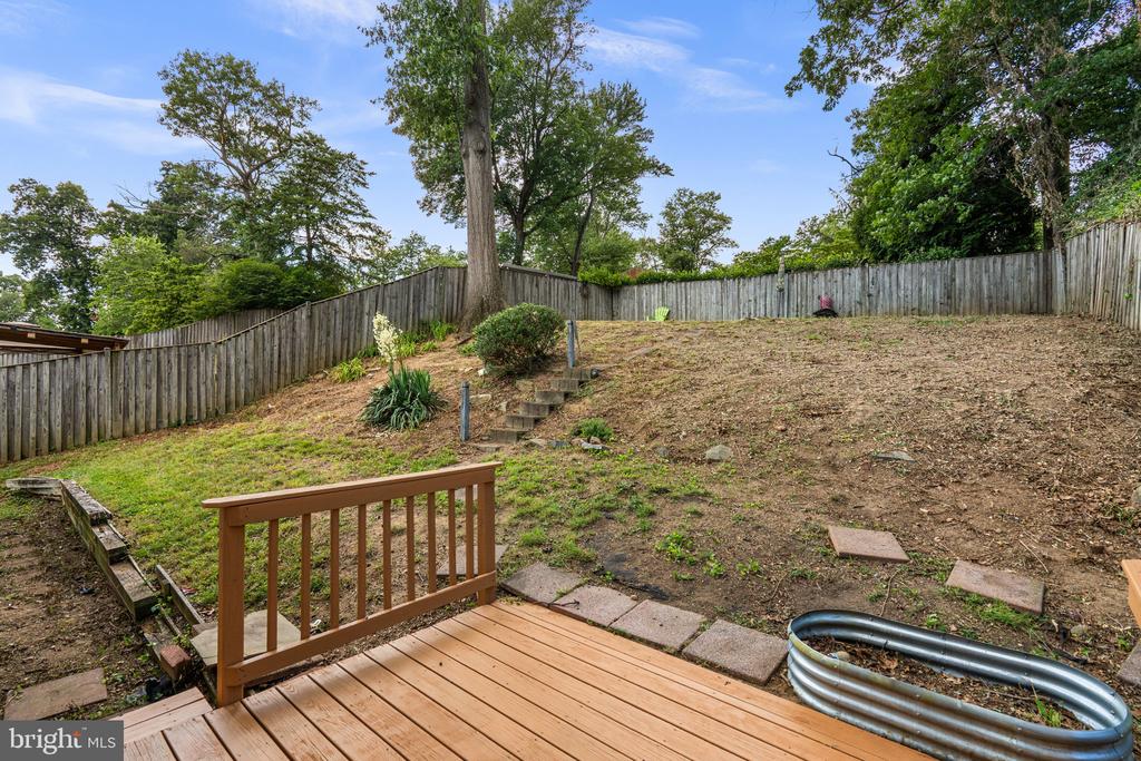 822 LOXFORD TERRACE