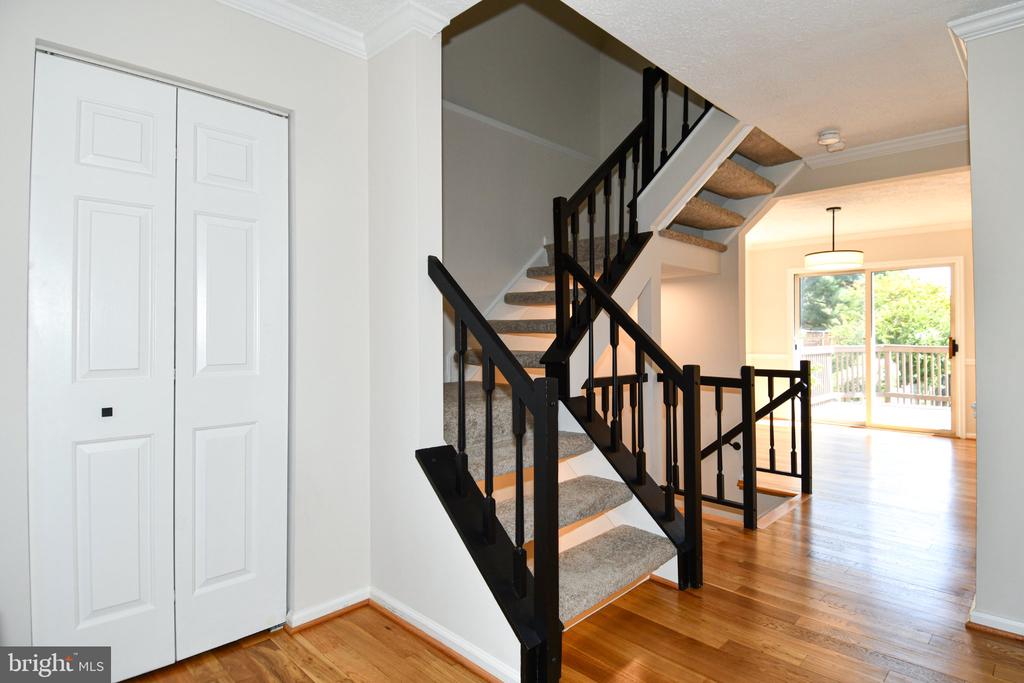 101 SMOOTHLEAF LANE