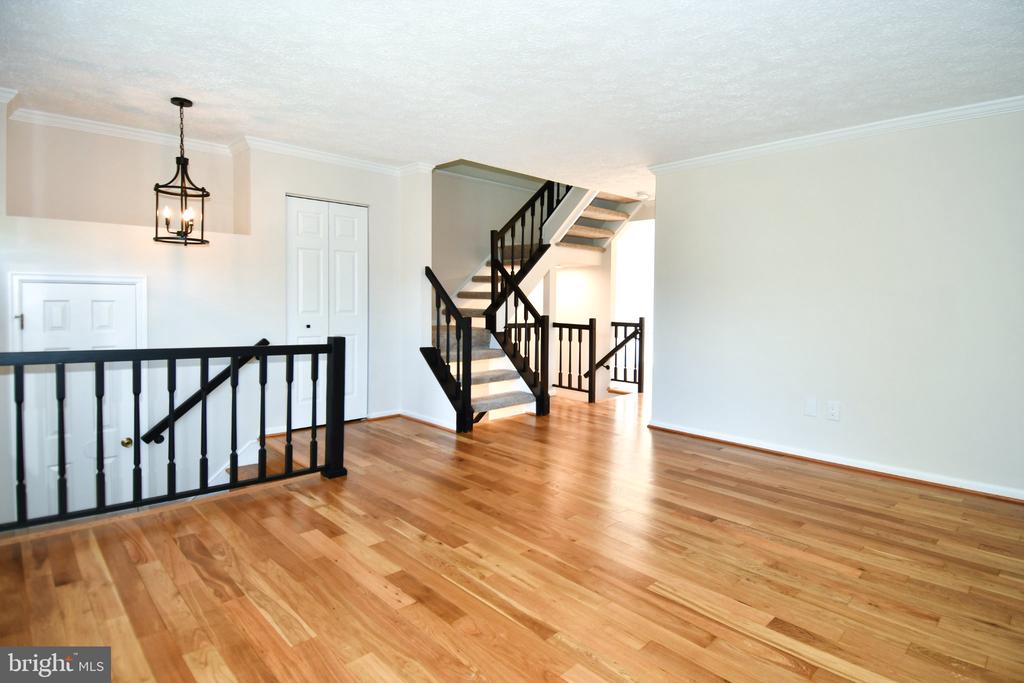 101 SMOOTHLEAF LANE