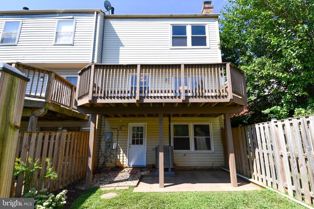 101 SMOOTHLEAF LANE