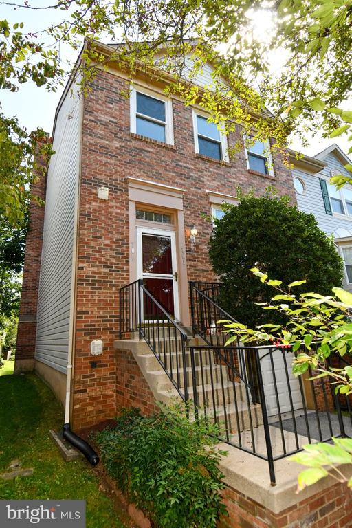 101 SMOOTHLEAF LANE