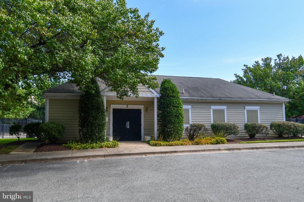 101 SMOOTHLEAF LANE