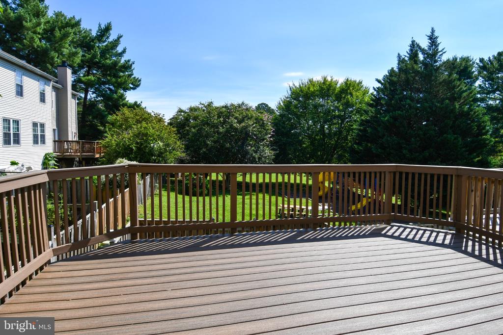 101 SMOOTHLEAF LANE