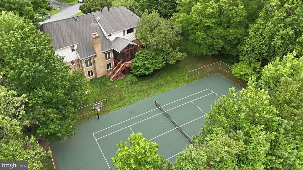 8004 SPLIT OAK DRIVE