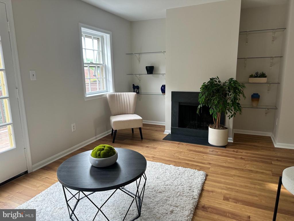 4847 CHEVY CHASE DRIVE Unit: 172