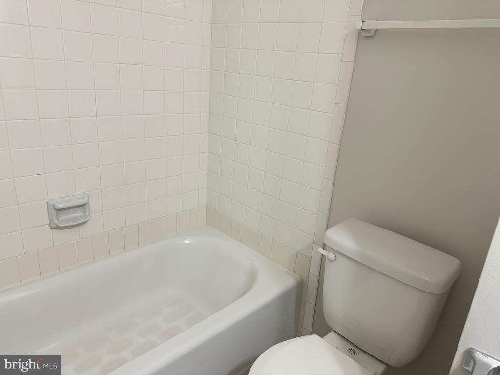 4847 CHEVY CHASE DRIVE Unit: 172