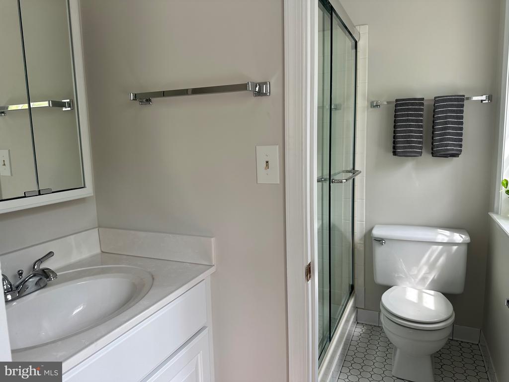 4847 CHEVY CHASE DRIVE Unit: 172