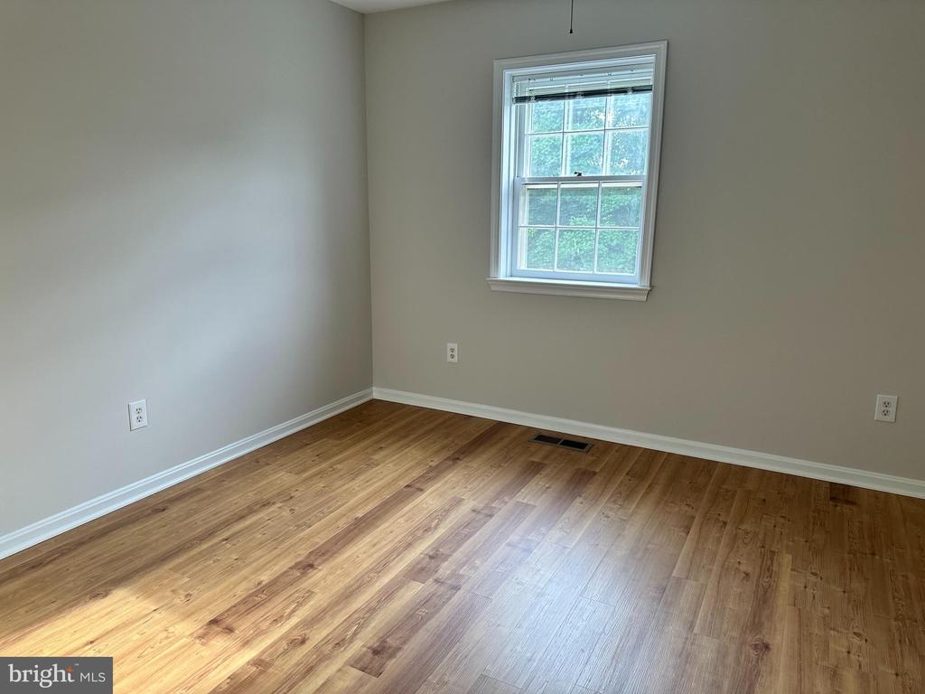 4847 CHEVY CHASE DRIVE Unit: 172