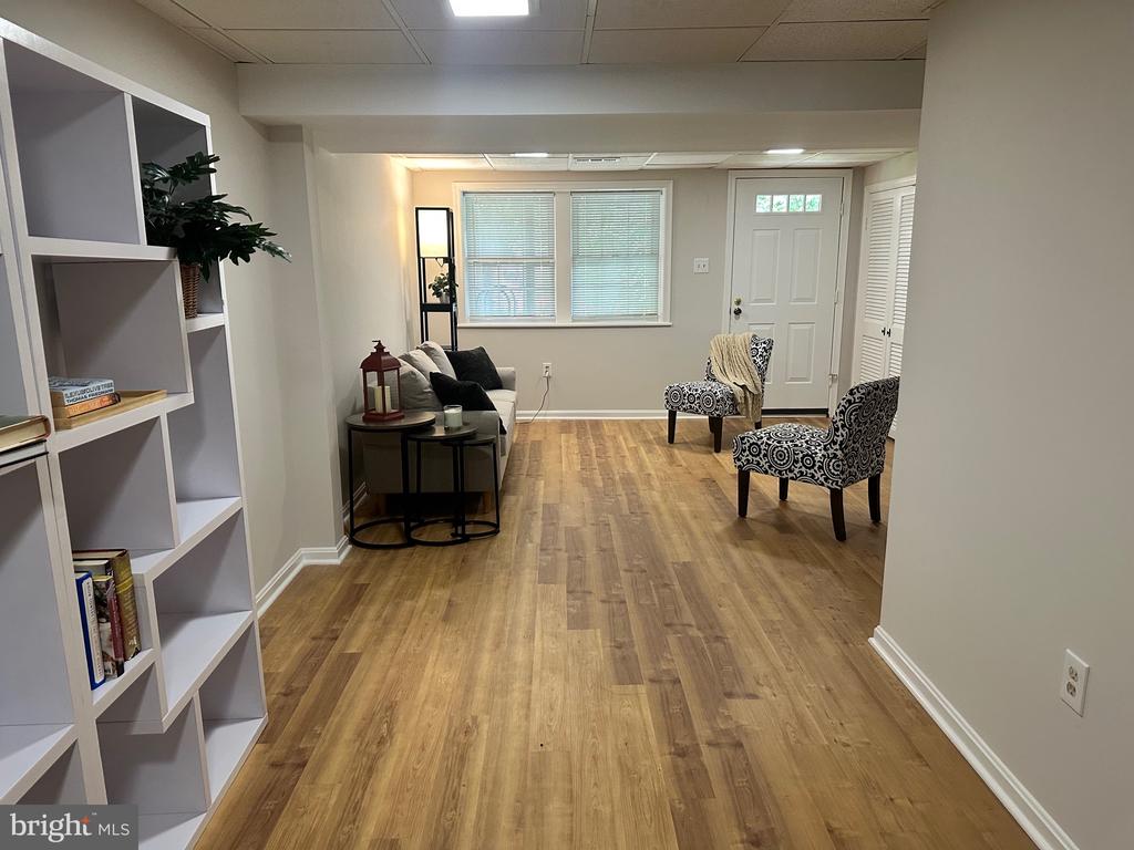 4847 CHEVY CHASE DRIVE Unit: 172