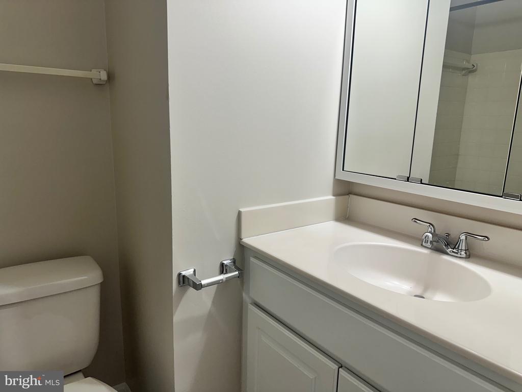 4847 CHEVY CHASE DRIVE Unit: 172