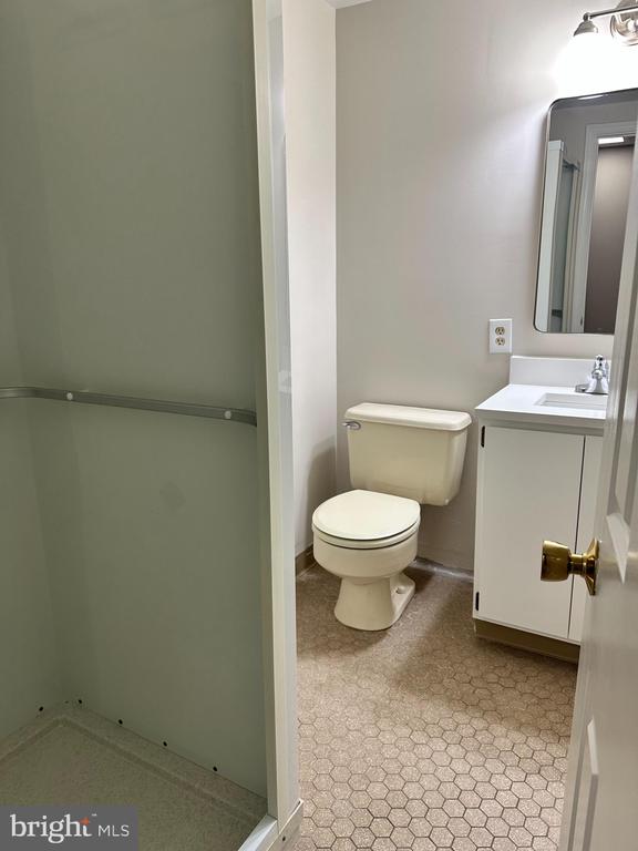 4847 CHEVY CHASE DRIVE Unit: 172