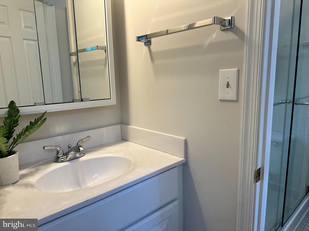 4847 CHEVY CHASE DRIVE Unit: 172