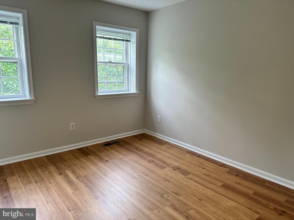 4847 CHEVY CHASE DRIVE Unit: 172