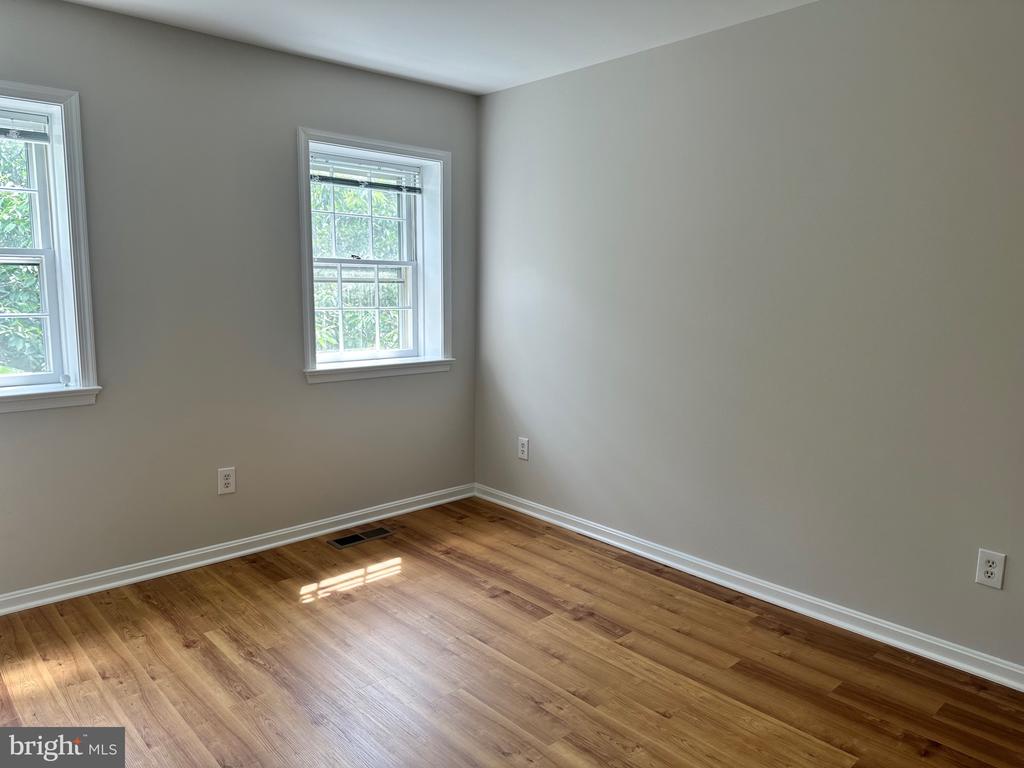 4847 CHEVY CHASE DRIVE Unit: 172