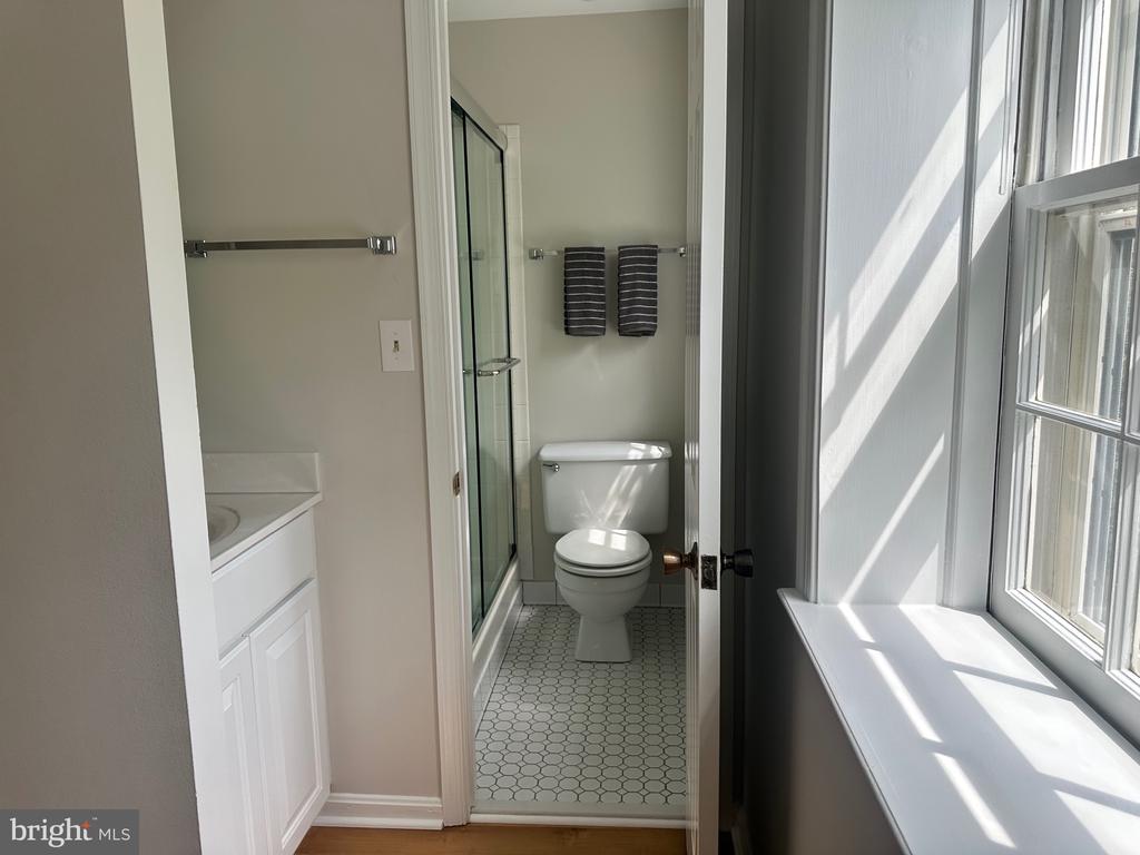4847 CHEVY CHASE DRIVE Unit: 172