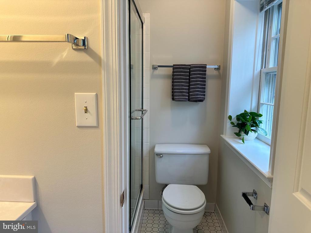 4847 CHEVY CHASE DRIVE Unit: 172