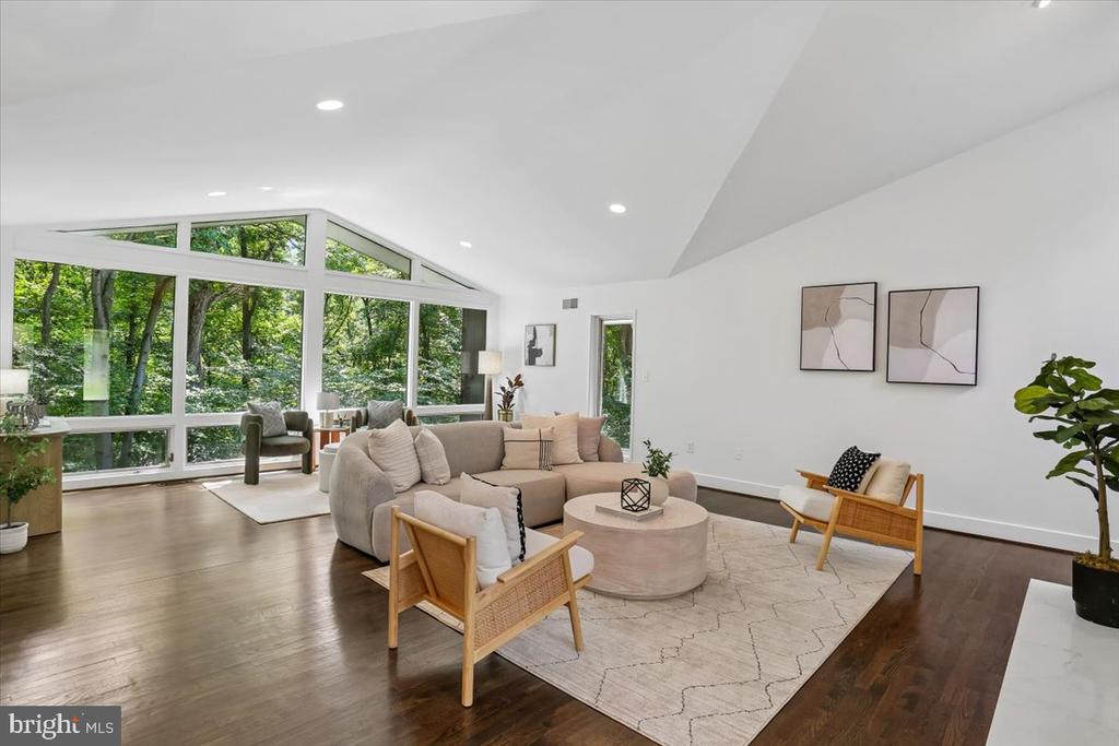 8708 HIDDEN HILL LANE