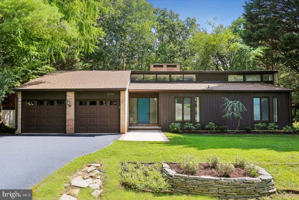 8708 HIDDEN HILL LANE