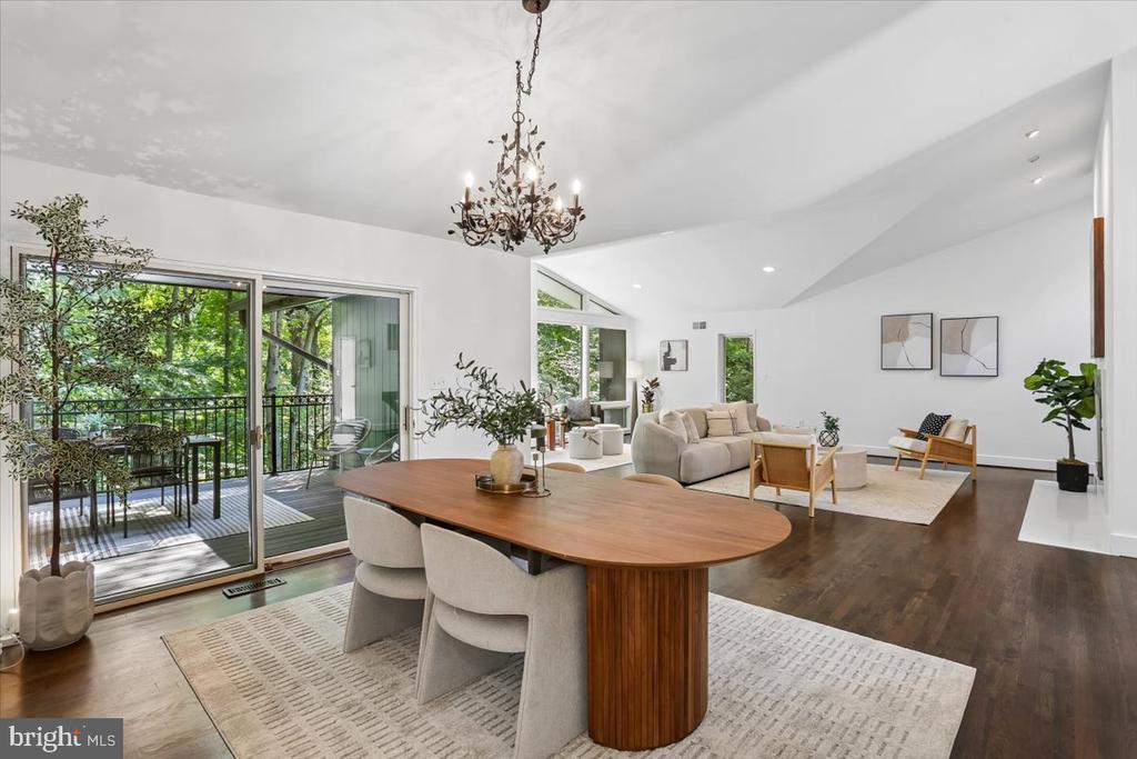 8708 HIDDEN HILL LANE