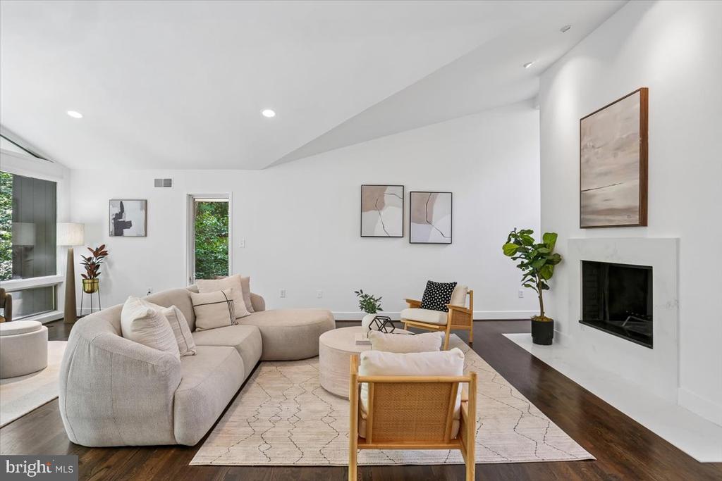 8708 HIDDEN HILL LANE