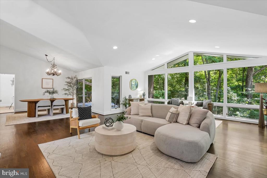 8708 HIDDEN HILL LANE