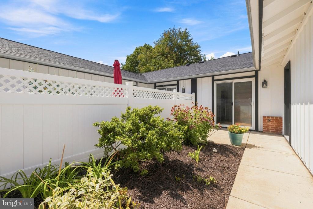 3625 CHORLEY WOODS WAY Unit: 8-B