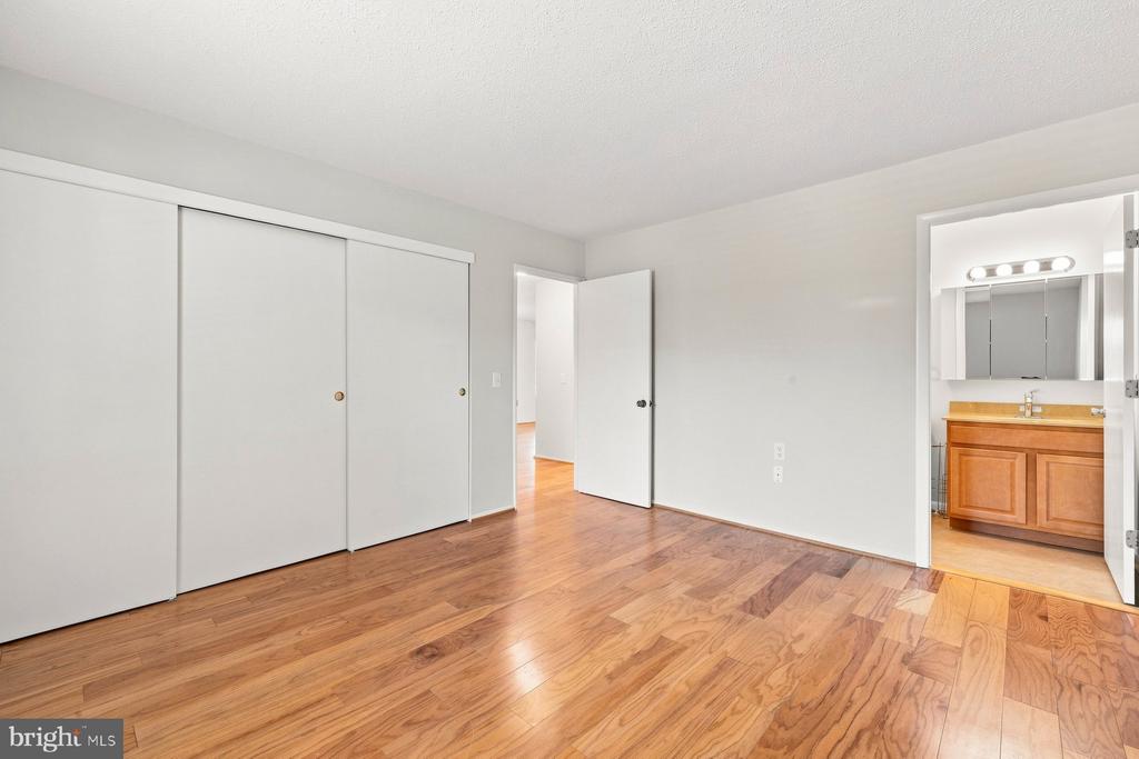 3625 CHORLEY WOODS WAY Unit: 8-B